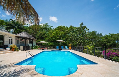 Runaway Bay Villa | 🏝️ Forever Summer | Gorgeous 4BDR Villa w/ Pool - Panoramic Views