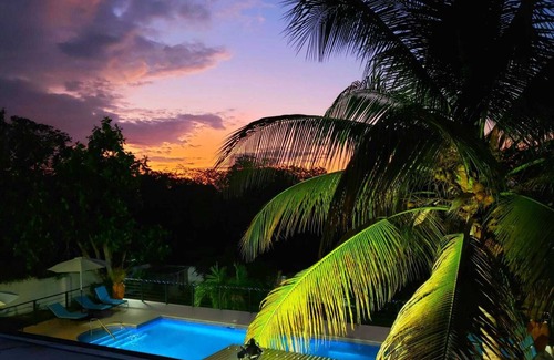 Runaway Bay Villa | 🏝️ Forever Summer | Gorgeous 4BDR Villa w/ Pool - Panoramic Views