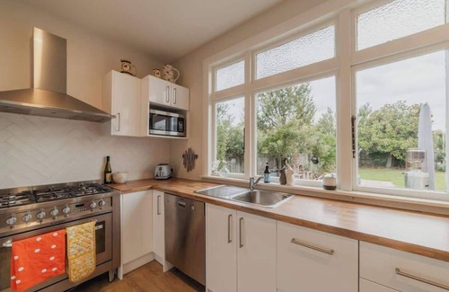 Saint Albans Casa | Forfar Dream Dwelling 3BR Home