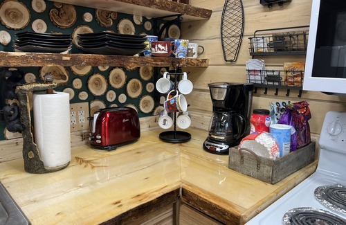 Sutton-Alpine Cabina | Forget Me Not Cabin