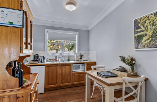 Diamondvale Cabaña | Forget Me Not Cottage @ Diamondvale Estate, perfect for couples with fireplace