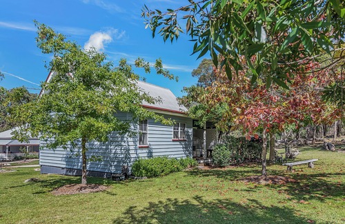 Diamondvale Cabaña | Forget Me Not Cottage @ Diamondvale Estate, perfect for couples with fireplace