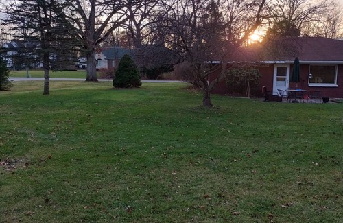Macomb Casa | Forget your worries in this spacious and quiet Country setting.