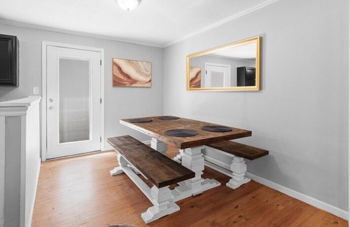 Lupton City Casa | Forget your worries in this spacious and serene space