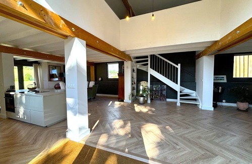 Coux-et-Bigaroque-Mouzens Casa | Former tobacco barn renovated as a loft, with heated pool and enclosed garden