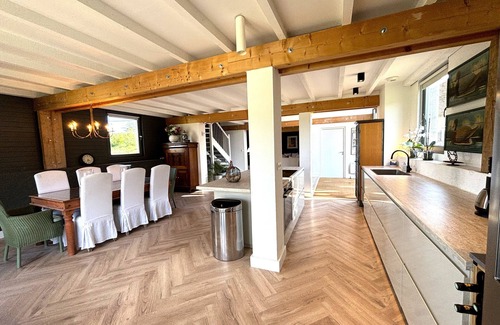 Coux-et-Bigaroque-Mouzens Casa | Former tobacco barn renovated as a loft, with heated pool and enclosed garden
