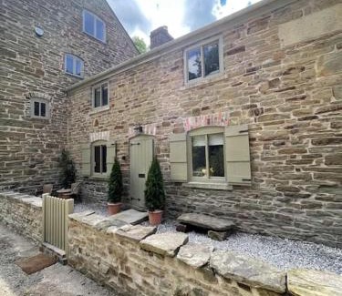 Ffynnongroyw Casa | Former Corn Mill Cottage on the North Wales coast