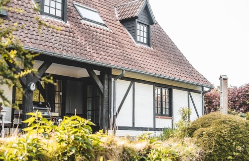Kruibeke Casa | Former doctor's house near Wissekerke Castle