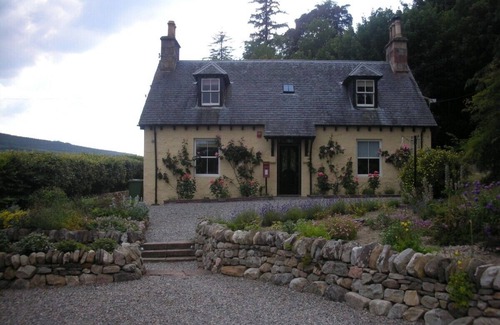 Dingwall Cabaña | Antigua casa de campo al castillo de Swordale