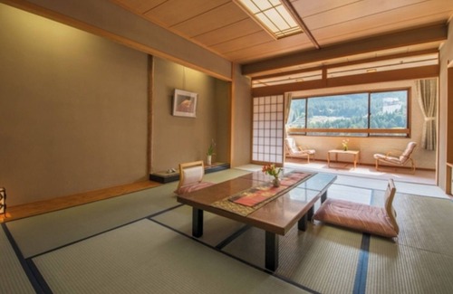 Gero Onsen Casa | Former Taikanso Japanesestyle room 12 tatami /Gero Gifu