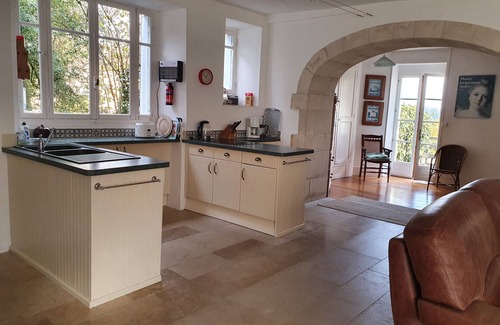 Lantilly Casa | Former wine merchant's house, swimming pool, lovely view