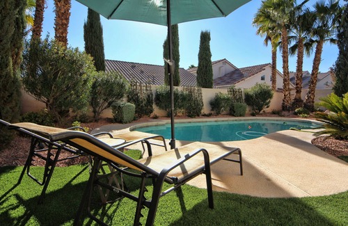 Spring Valley Casa | FORMULA 1, GUARD GATED ESTATE HOUSE Summerlin area 5-Bdrm/Private Baths, Pool,