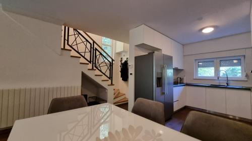 Zagreb Apartamento | Forrest-Hugging Townhouse with Private Garden