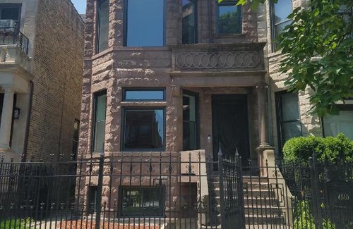 Grand Boulevard Apartamento | Forrestville Ave Large Suite