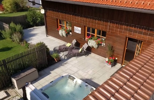 Arnetsried Apartamento | Forsthaus Chalet - Luxus Chalet mit Eigenem Whirlpool auf der Terrasse