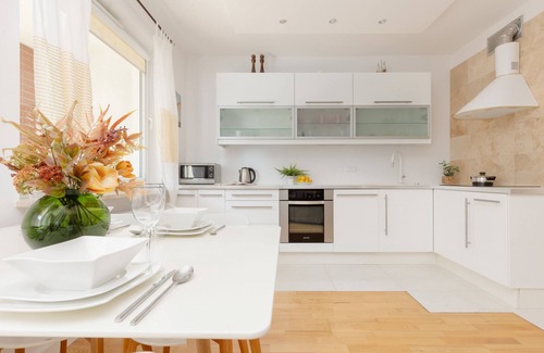 Bemowo Apartamento | Fort Bema Apartment by Renters