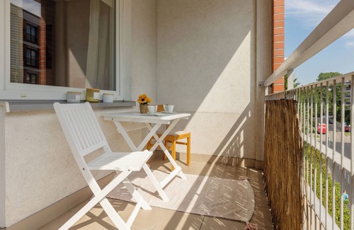 Bemowo Apartamento | Fort Bema Apartment by Renters