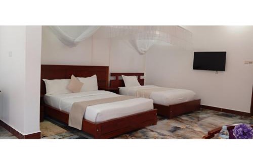 Fort Portal Hotel | Fort Breeze Hotel