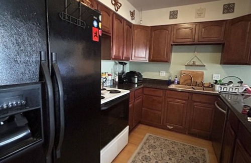 Fort Collins Apartamento | Fort Collins Charm - 2 bd, 1 bth, 1st fl, with fenced yard, and private parking
