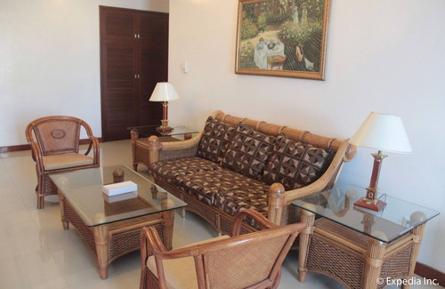 Laoag Complejo | Fort Ilocandia Resort Hotel