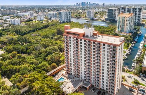 East Fort Lauderdale Hotel | Fort Lauderdale Beach Resort by Vacatia