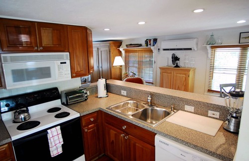 Victoria Park Cabaña | Fort Lauderdale Cottage en su propio lote en Victoria Park, cerca de Las Olas y la playa