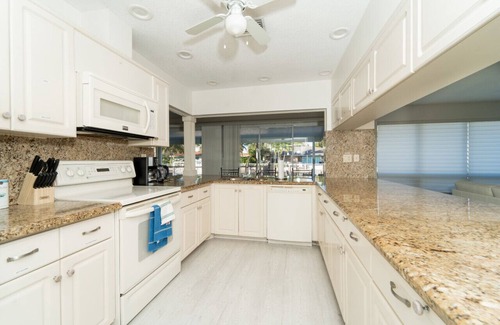 Bermuda Riviera Casa | Fort Lauderdale - Las Olas · Waterfront Spacious Gem-Walk To Beach - Water Toys