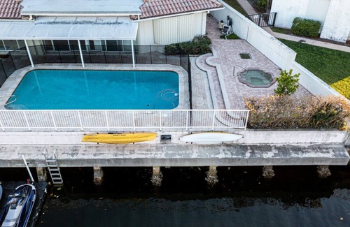 Bermuda Riviera Casa | Fort Lauderdale - Las Olas · Waterfront Spacious Gem-Walk To Beach - Water Toys
