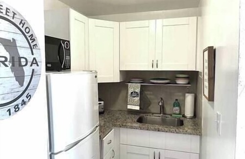 Middle River Terrace Apartamento | Fort Lauderdale Cottage - Free Parking near Beach