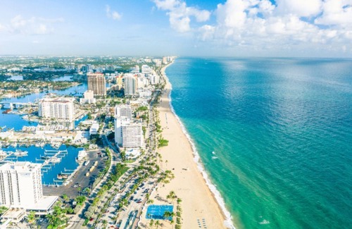 Riverland Village Cabaña | Fort Lauderdale Studio Retreat – Close to Beach