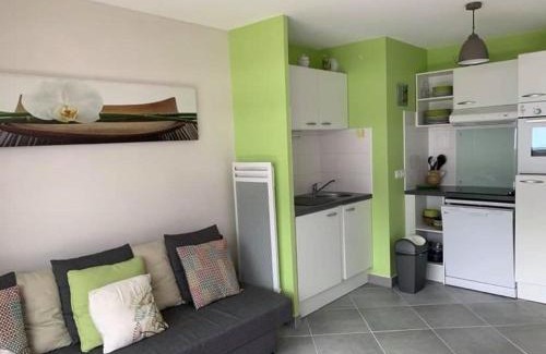 Fort-Mahon-Plage Apartamento | Fort-Mahon : Superbe T2 à 2 pas de la plage avec parking privé - FR-1-482-15