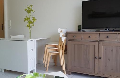 Fort-Mahon-Plage Apartamento | Fort-Mahon : Superbe T2 à 2 pas de la plage avec parking privé - FR-1-482-15