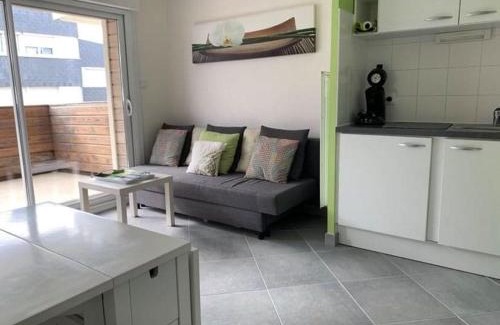 Fort-Mahon-Plage Apartamento | Fort-Mahon : Superbe T2 à 2 pas de la plage avec parking privé - FR-1-482-15