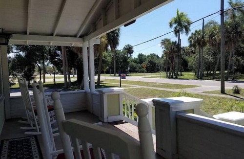 Dean Park Historic District Casa | Fort Myers 3 BR Bungalow
