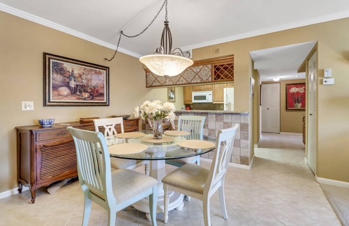 Edgewood Condominio | Fort Myers River District Condo Close to Shopping, Dining & Nightlife! Heated Pool & Free Parking!