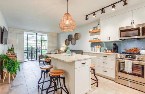 Fort Pierce Apartamento | Fort Pierce Condo with Screened Porch Walk to Beach