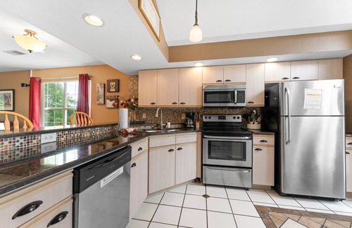 Branson Condominio | Fort Taneycomo - ¡Condominio actualizado de 2 habitaciones y 2 baños ubicado en Fall Creek Resort!