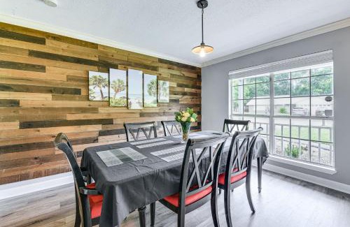 Wright Casa | Fort Walton Beach Home with Grill 4 Mi to Beach!
