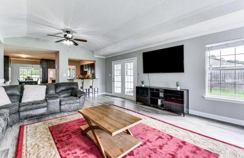 Wright Casa | Fort Walton Beach Home with Grill 4 Mi to Beach!