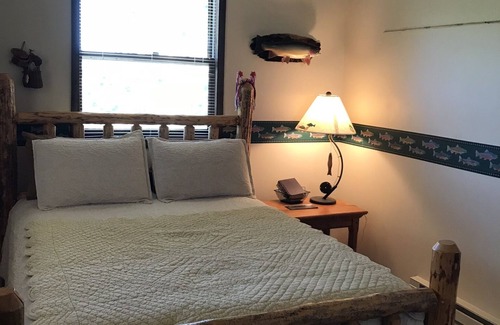 Pinedale Cabina | Fort William Guest Ranch