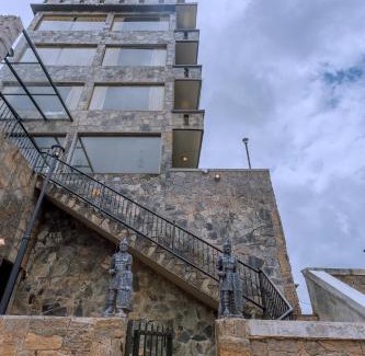 Nuwara Eliya Hotel | Fort WindShire