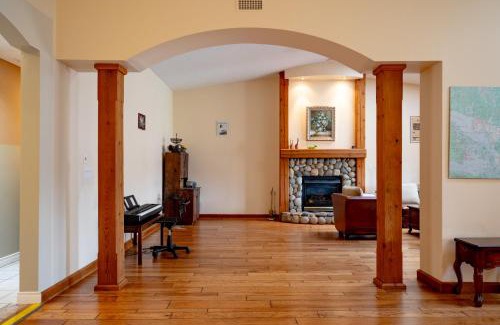 Langley Casa | Fort Wine Manor, Entire Private Estate Home