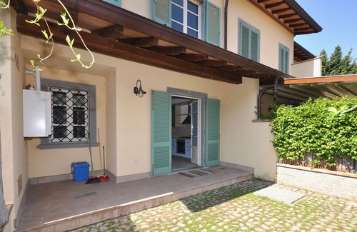 Seravezza Villa | Villa con jardín en Forte dei Marmi 1500m del mar, jardín, barbacoa, wifi