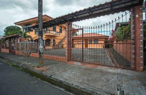 Barrio Pilo Casa | FORTUNA FLAT #1 BEST VALUE & Cozy