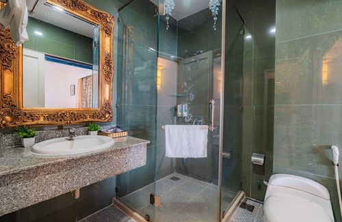 District 5 Hotel | Fortune 1127 Central Hotel