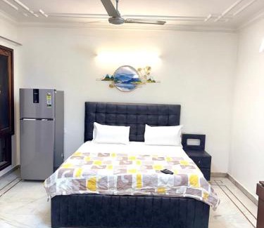 Saket Apartamento | Fortune Home Service Apartment, Studio E-30