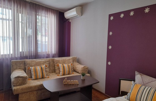 Dragijevo Apartamento | Fotiadis boutique purple room