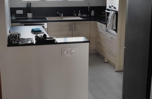 Madeleine-Sermandiere-Chattiere Apartamento | Fougères 77 m2, 2 Chambres, Garage , Balcon