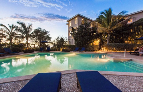 Shoal Bay Condominio | Fountain Anguilla! Oceanside building, 2nd floor, great views & 2 KING Suites!