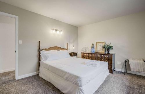 Colorado Springs Apartamento | Fountain Mountain Trails & Wildlife BBQ Fire Pit